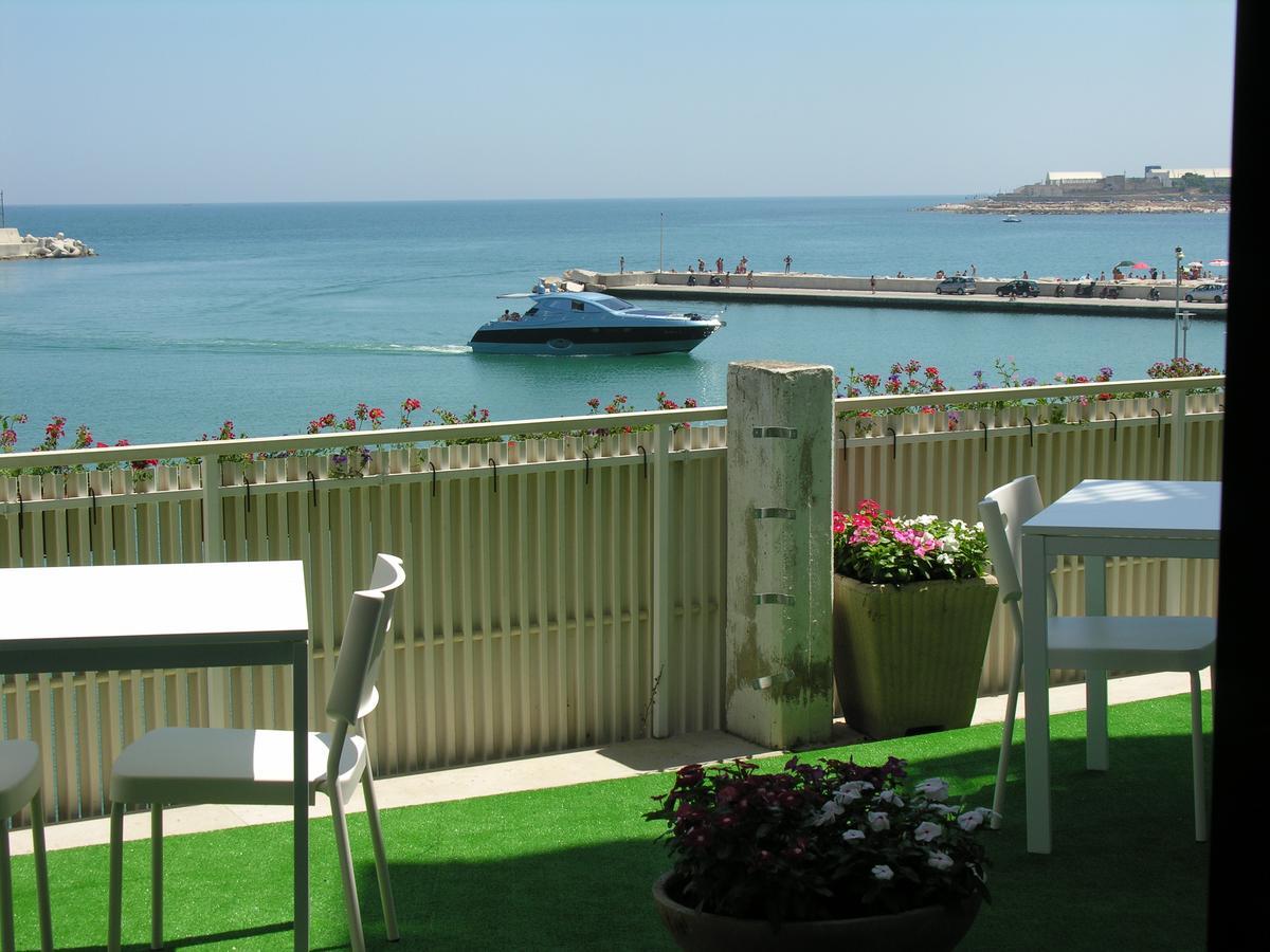 B&B La Baia Sea Rooms ビシェーリエ エクステリア 写真